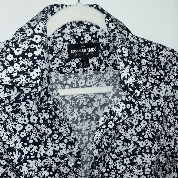 Express button down - Picture 2 of 3